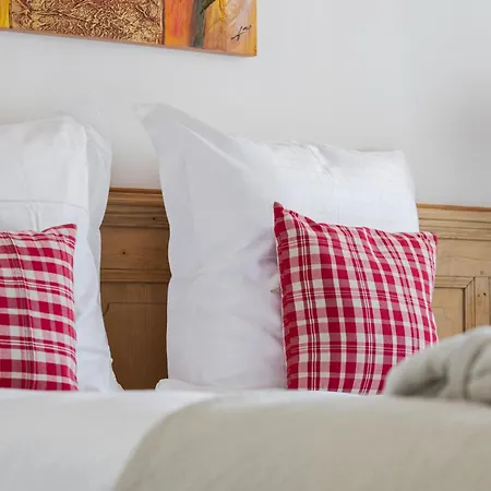 Private Jacuzzi, 3 Suites, Enclosed Garden & Parking Hipsheim