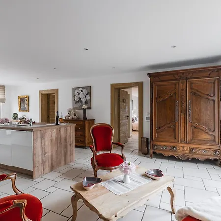 Villa Private Jacuzzi, 3 Suites, Enclosed Garden & Parking *
