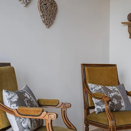 Private Jacuzzi, 3 Suites, Enclosed Garden & Parking Hipsheim
