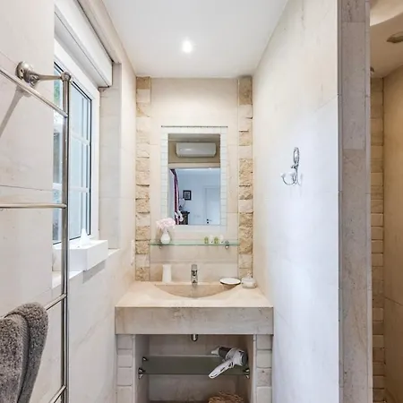 Private Jacuzzi, 3 Suites, Enclosed Garden & Parking Hipsheim