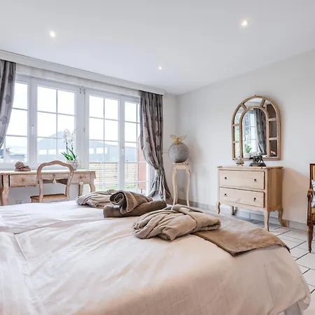 Private Jacuzzi, 3 Suites, Enclosed Garden & Parking Villa Hipsheim