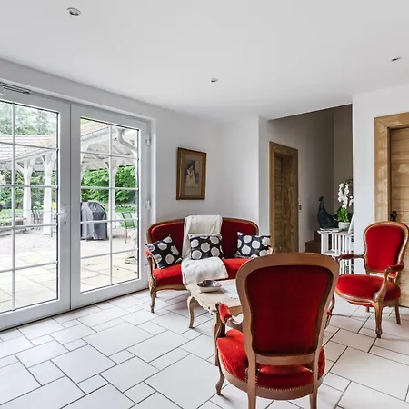 Private Jacuzzi, 3 Suites, Enclosed Garden & Parking Willa *