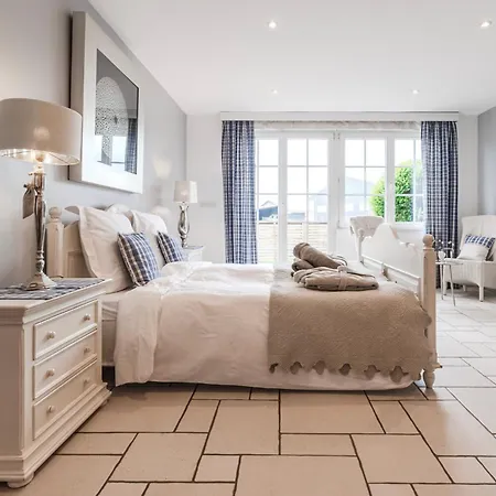 Private Jacuzzi, 3 Suites, Enclosed Garden & Parking * Hipsheim