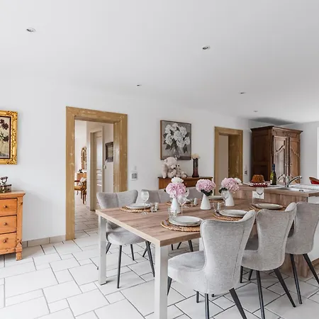 Private Jacuzzi, 3 Suites, Enclosed Garden & Parking * Hipsheim