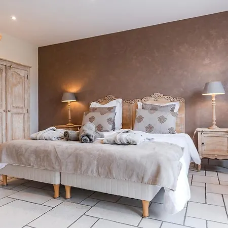 Private Jacuzzi, 3 Suites, Enclosed Garden & Parking Hipsheim
